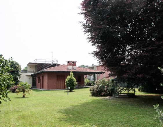 VILLA LATO GIARDINO SEVESO-3266