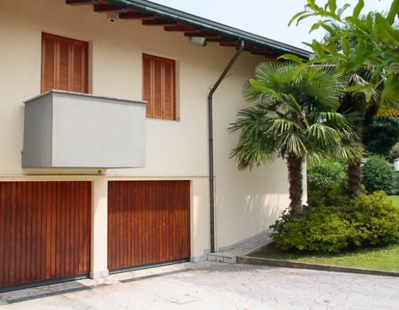 VILLA LATO INGRESSO BOX CON PALME SEVESO-3276